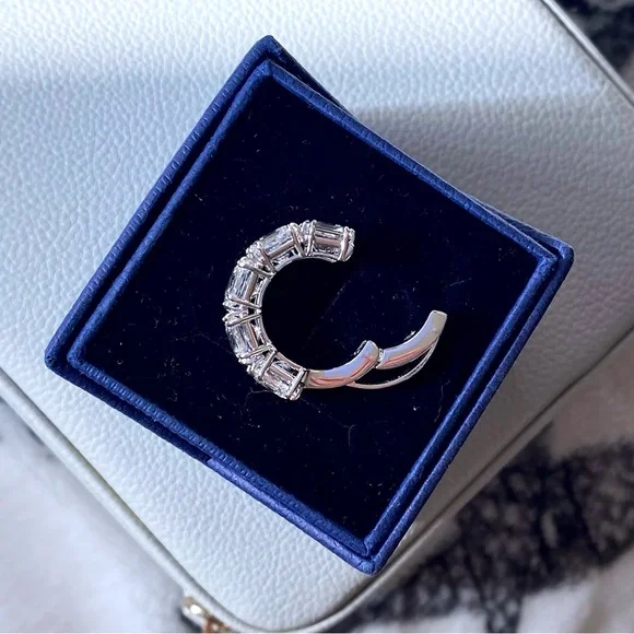 Swarovski “Millenia” Ear Cuff - Picture 4 of 10